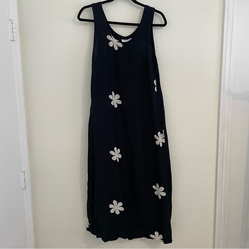 SM Y2K Jakarta California Black and White Daisy Sleeveless Linen Maxi‎ Dress